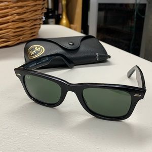 Ray Ban Black Classic Wayfarer with Case